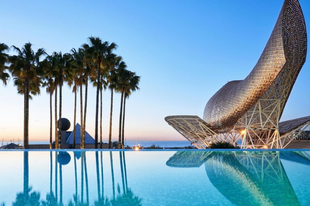 Discover Barcelona: Top 5 Hotels for an unforgettable stay.