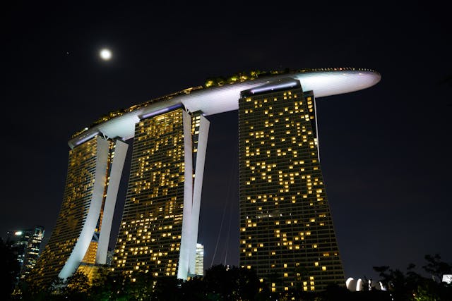 Explore Singapore’s rich heritage with the Historical Walking Tour.